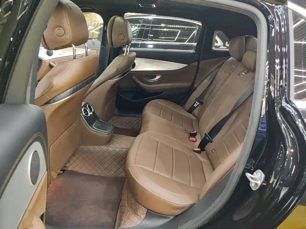 Mercedes-Benz E-Class 2022 — фото 14