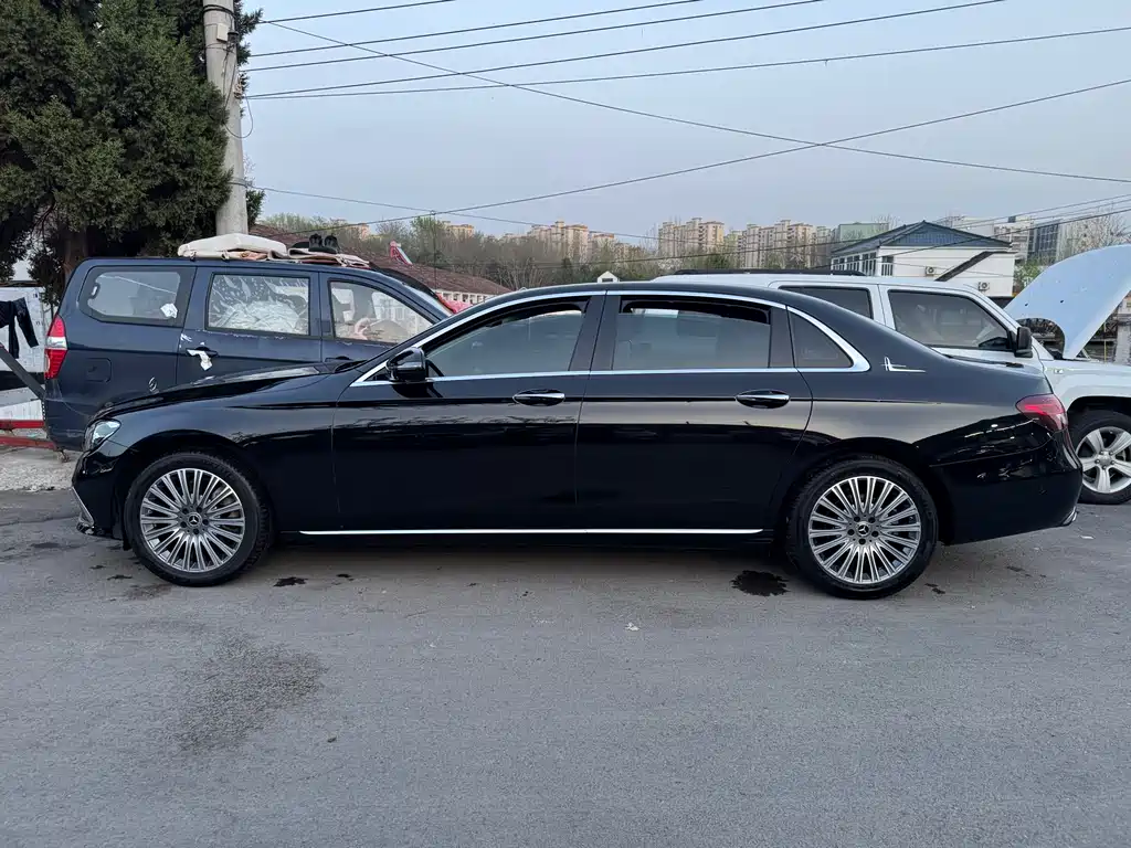 Mercedes-Benz E-Class 2023 — фото 3