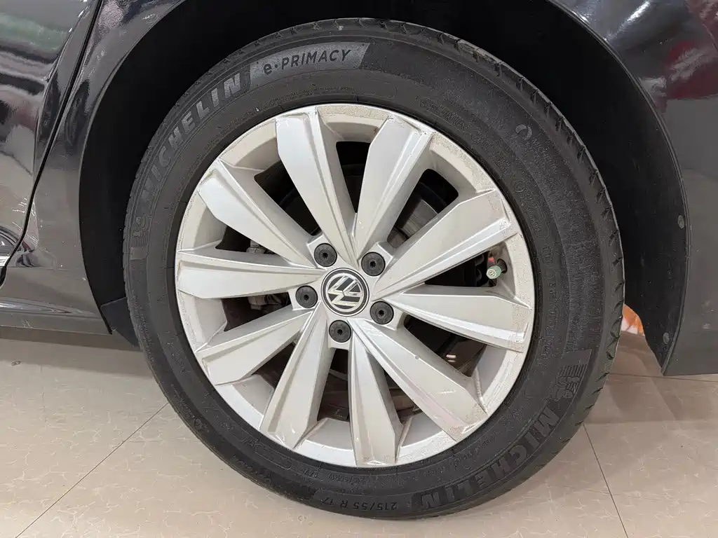 Volkswagen Passat 2019 — фото 15