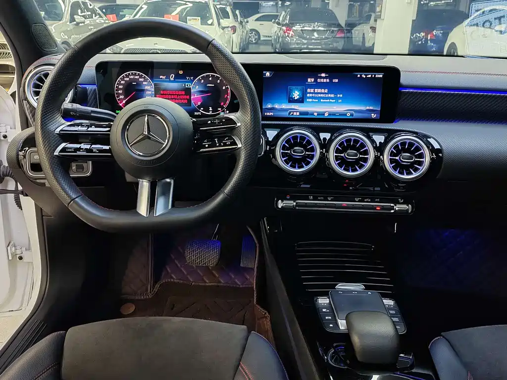 Mercedes-Benz A-Class 2023 — фото 11
