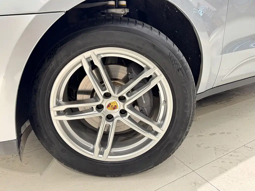 Porsche Macan 2015 — фото 10