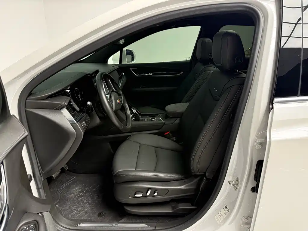 Cadillac XT5 2020 — фото 14