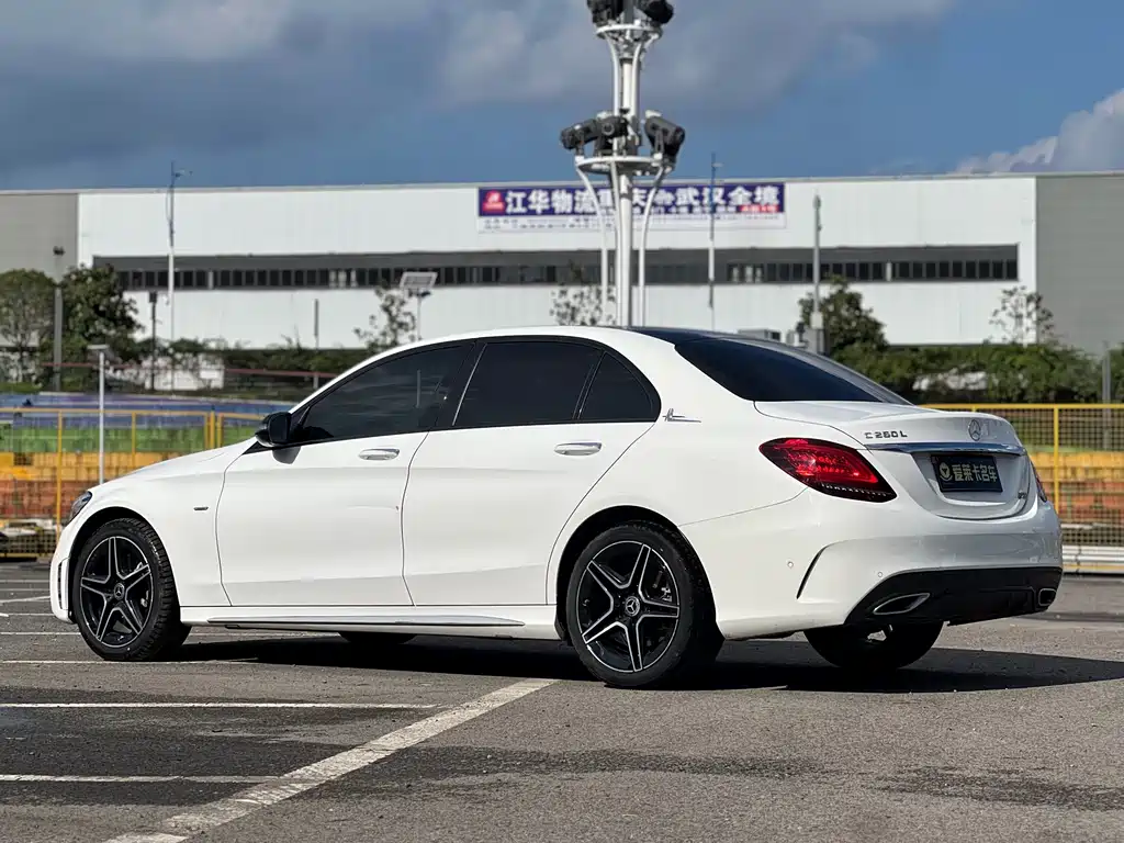 Mercedes-Benz C-Class 2021