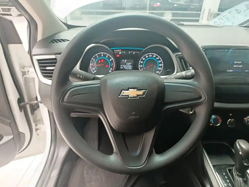 Chevrolet Cavalier 2018 — фото 11