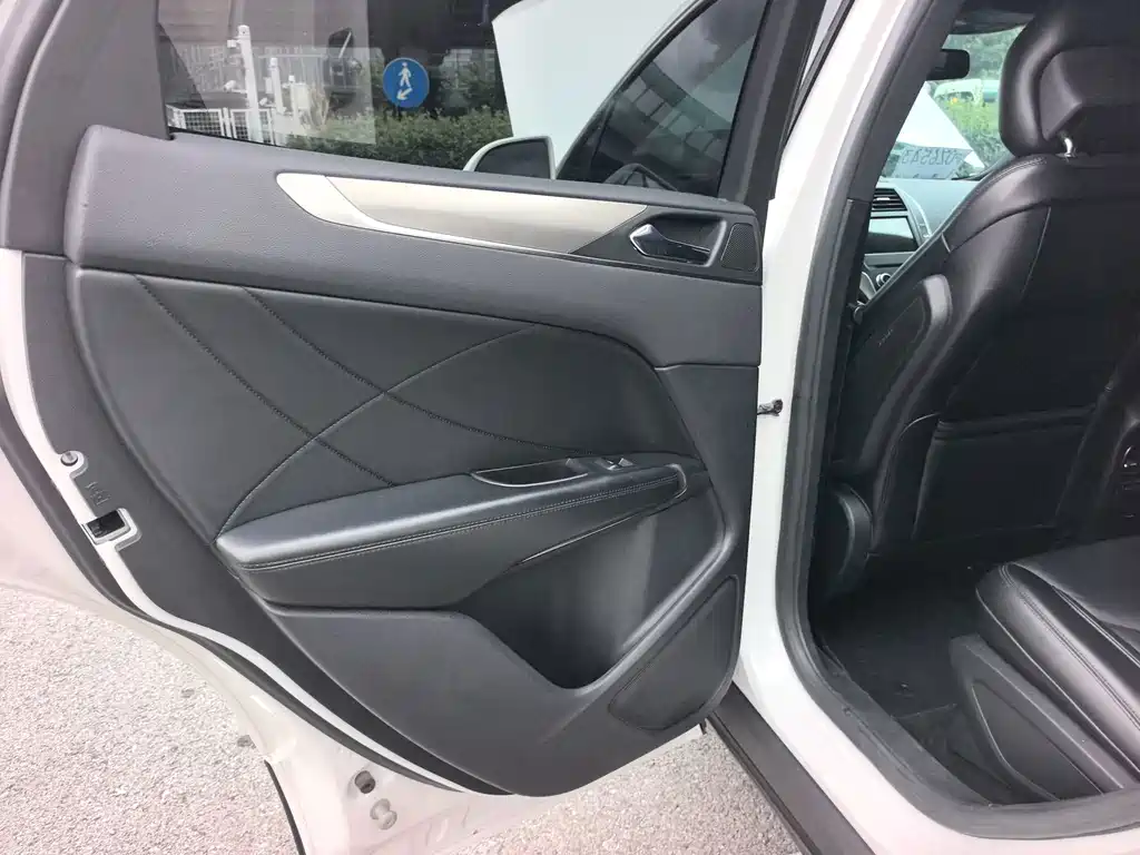 Lincoln MKC 2016 — фото 17