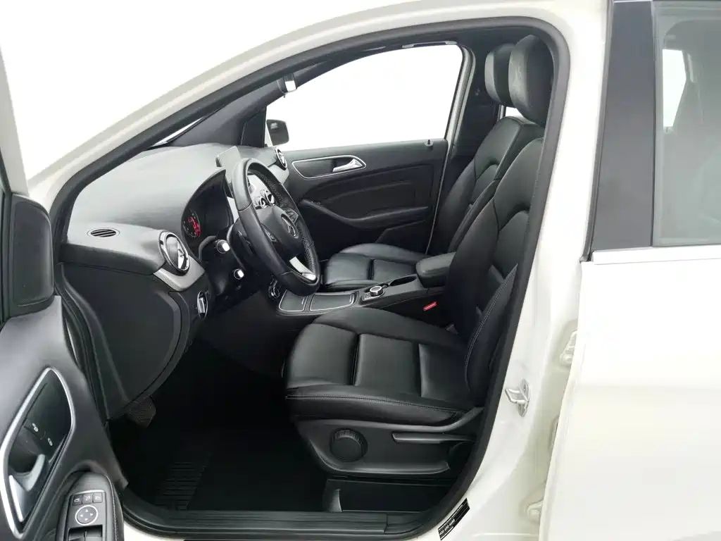 Mercedes-Benz B-Class 2018 — фото 10