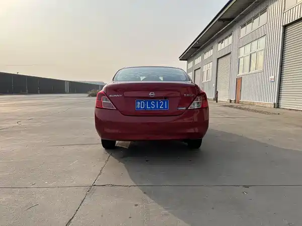 Nissan Sunny 2011