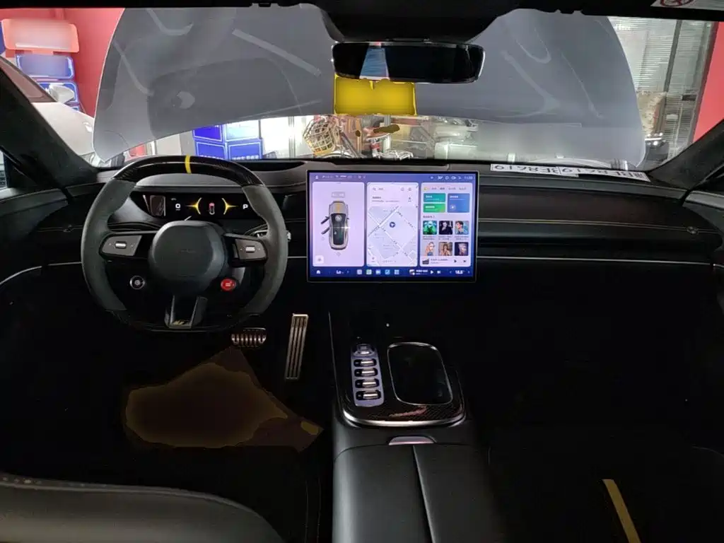 Xiaomi SU7 Ultra 2025