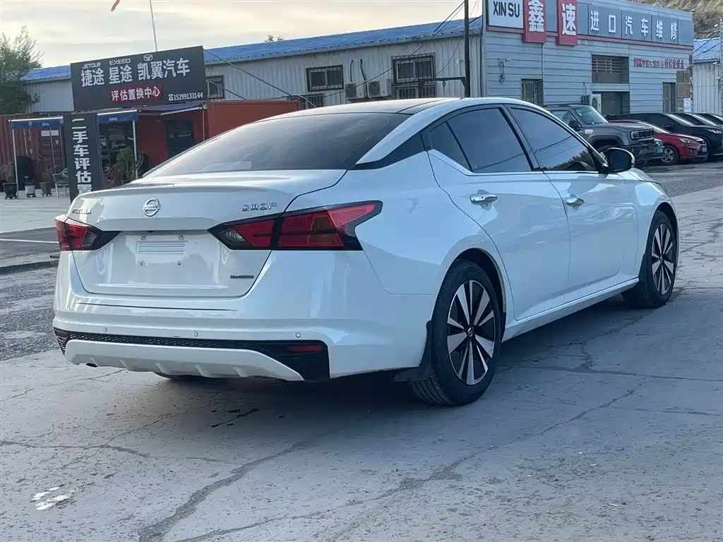 Nissan Teana 2022
