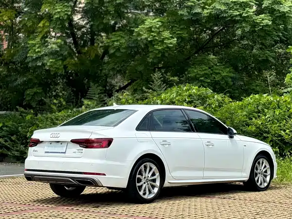 Audi A4L 2019