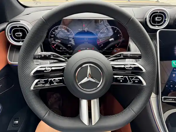 Mercedes-Benz GLC 2025