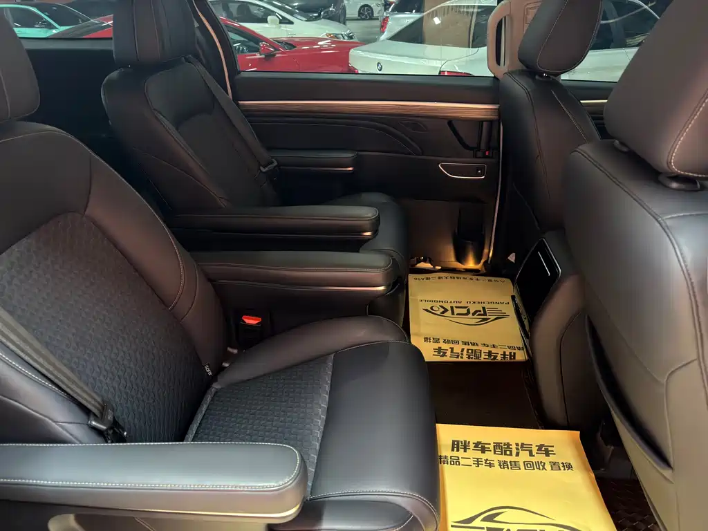 GAC Motor Trumpchi M8 2023 — фото 5