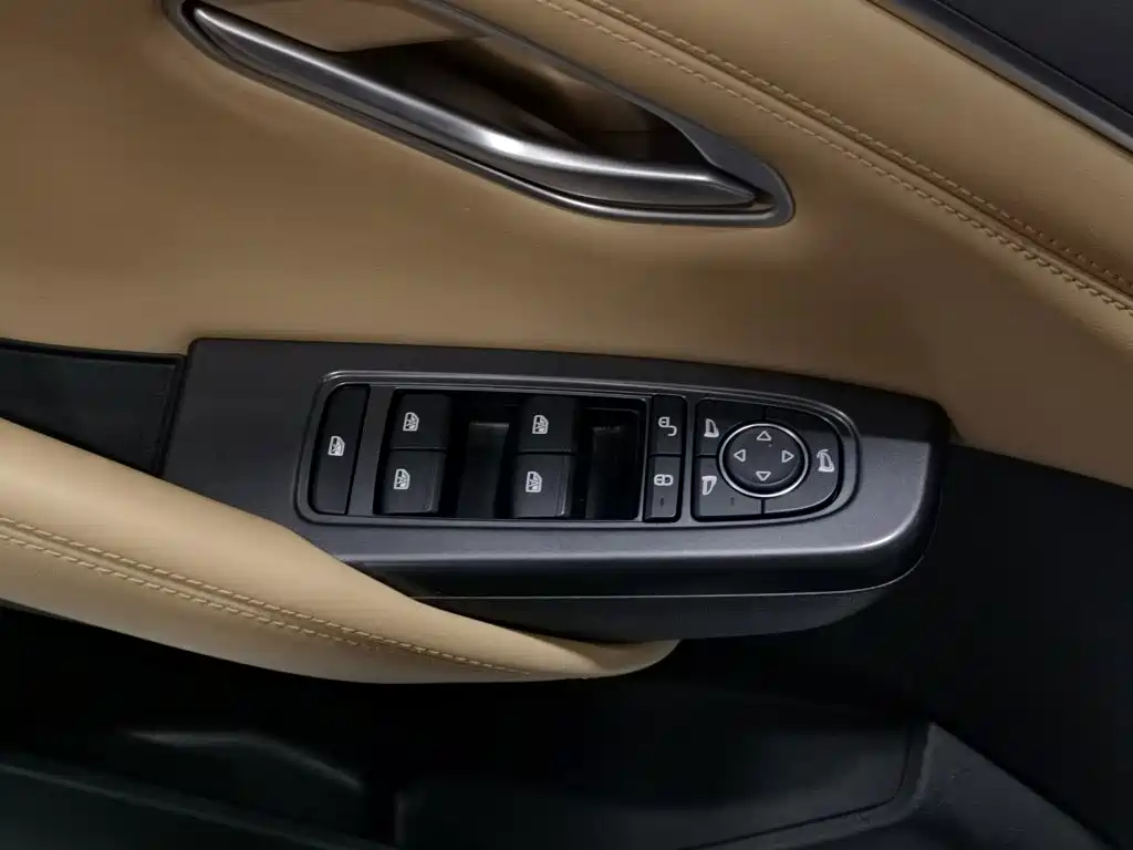 BYD Song L DM-i 2025 — фото 9