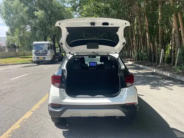 Toyota Yaris L 2023