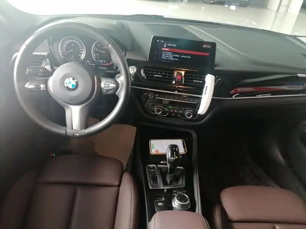 BMW 1 Series 2021 — фото 10