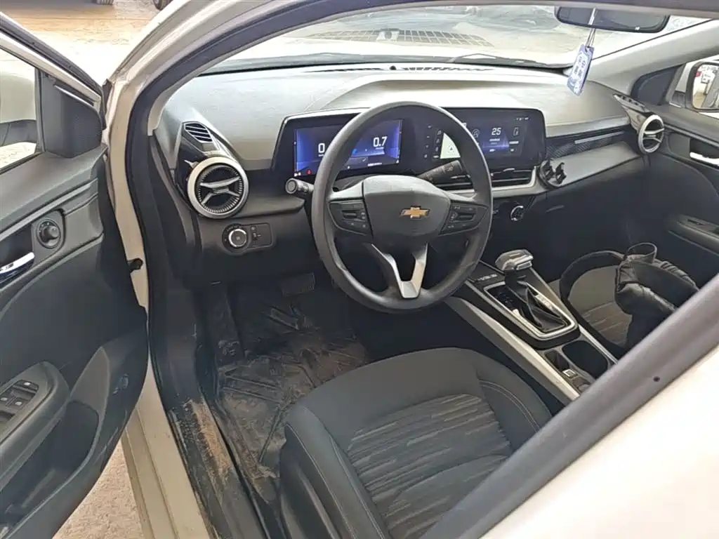 Chevrolet Monza 2023 — фото 10