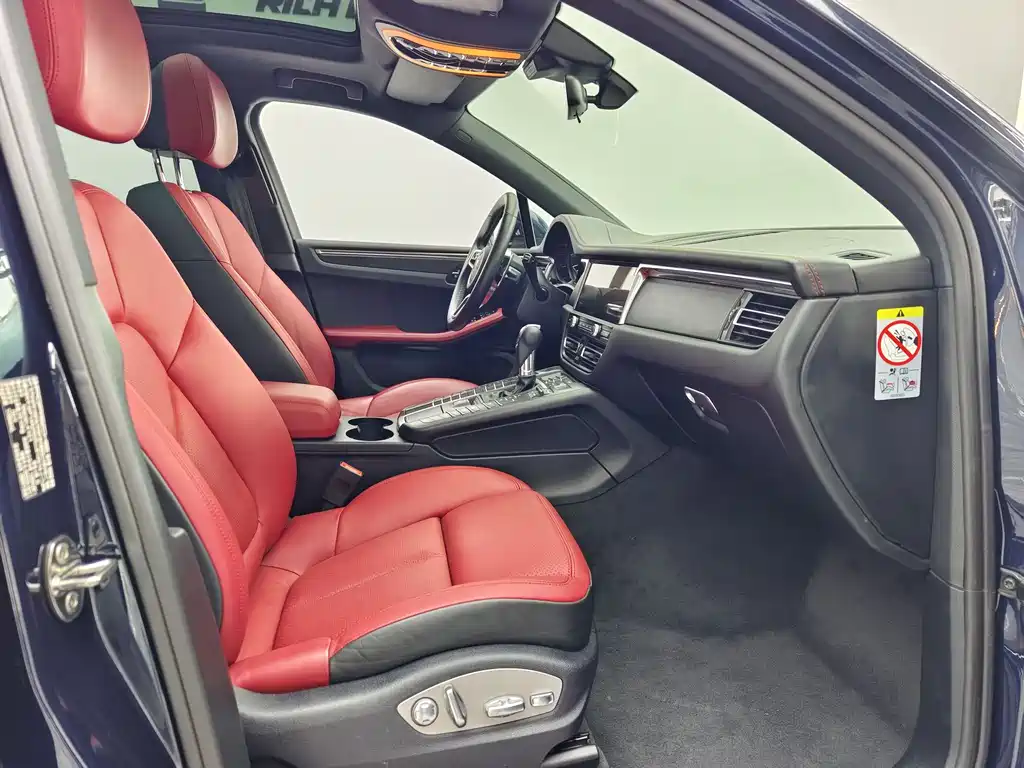 Porsche Macan 2020 — фото 17