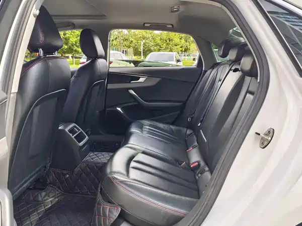 Audi A4L 2018