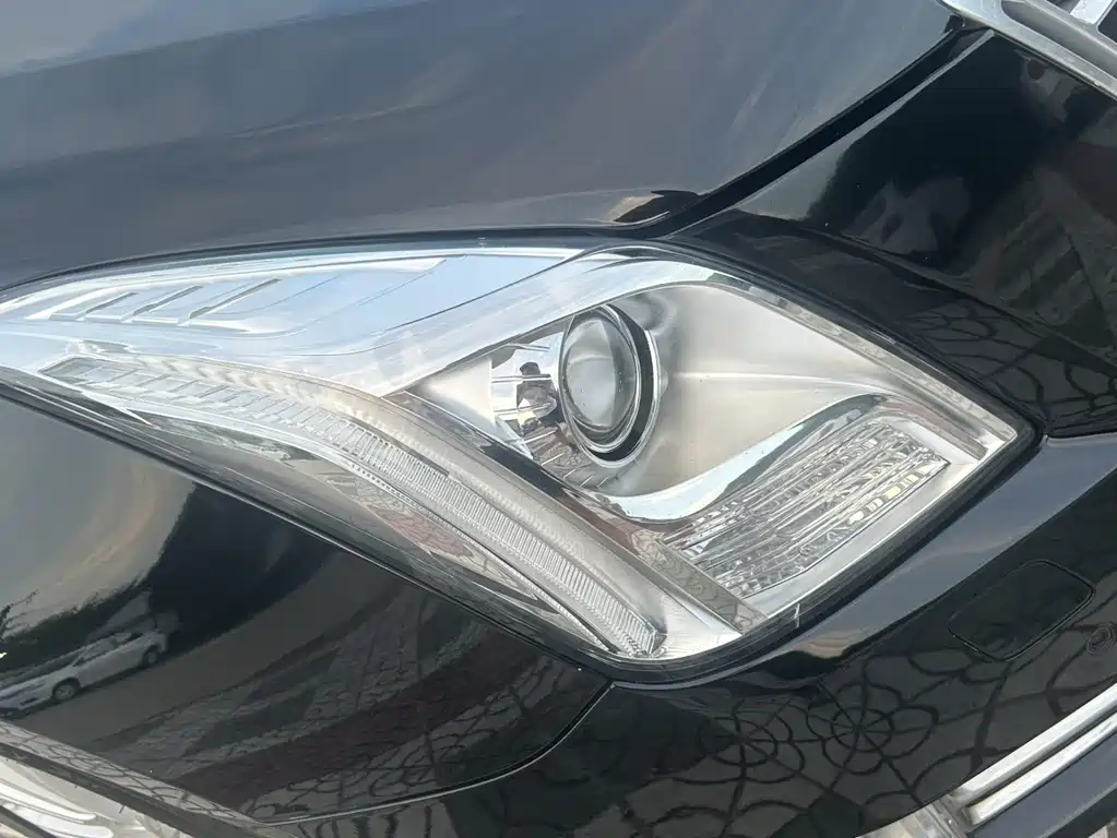 Cadillac XTS 2015 — фото 10