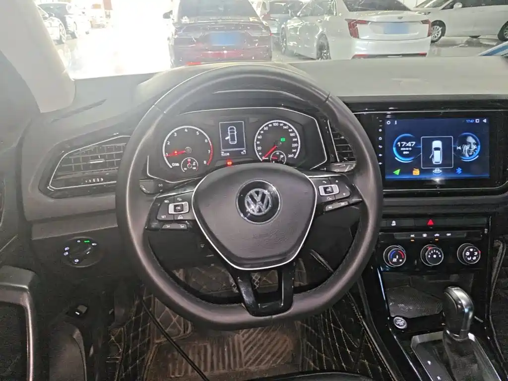 Volkswagen T-Roc 2020 — фото 11