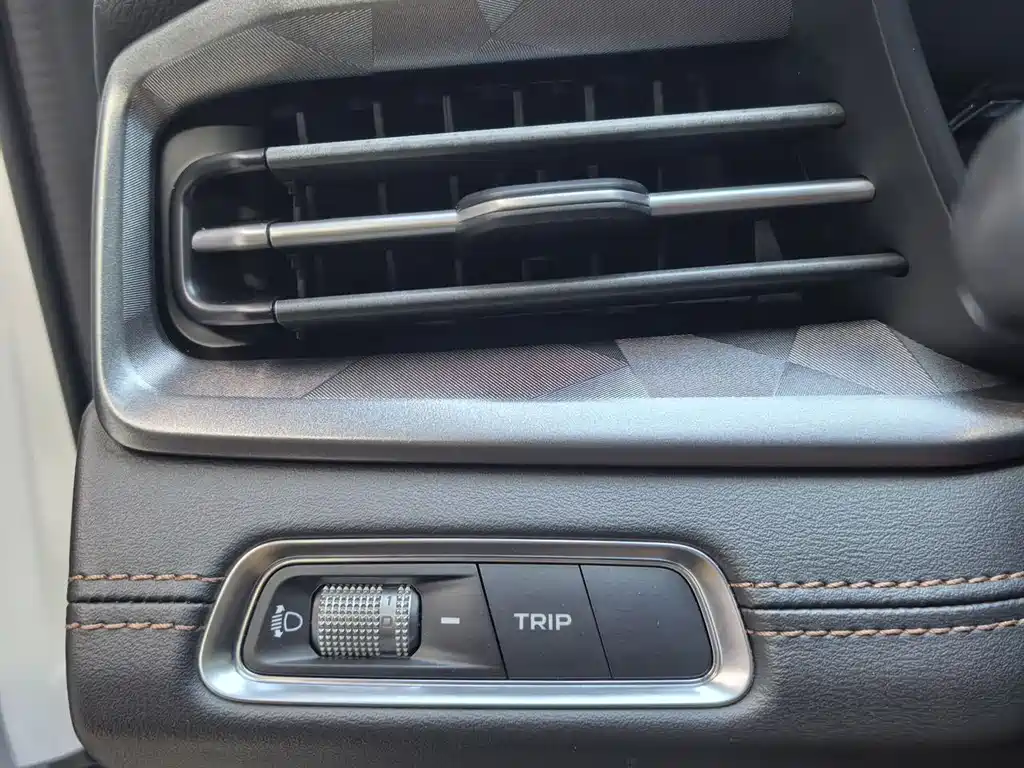 Geely Vision X6 2022 — фото 14