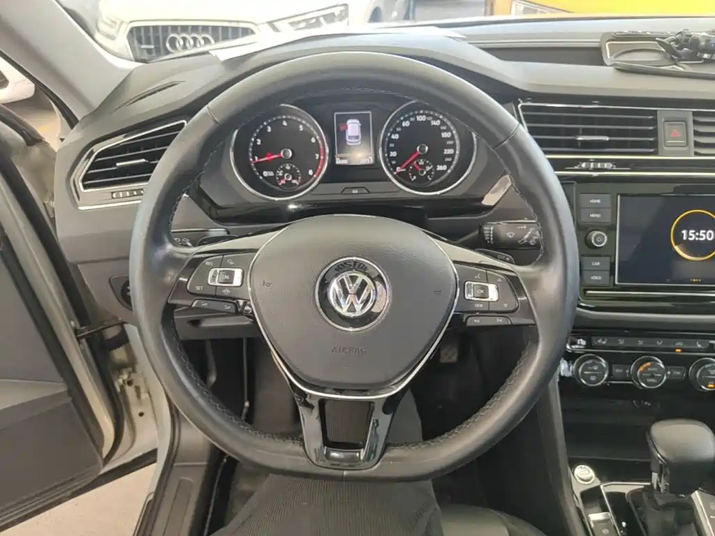 Volkswagen Tiguan L 2019 — фото 11