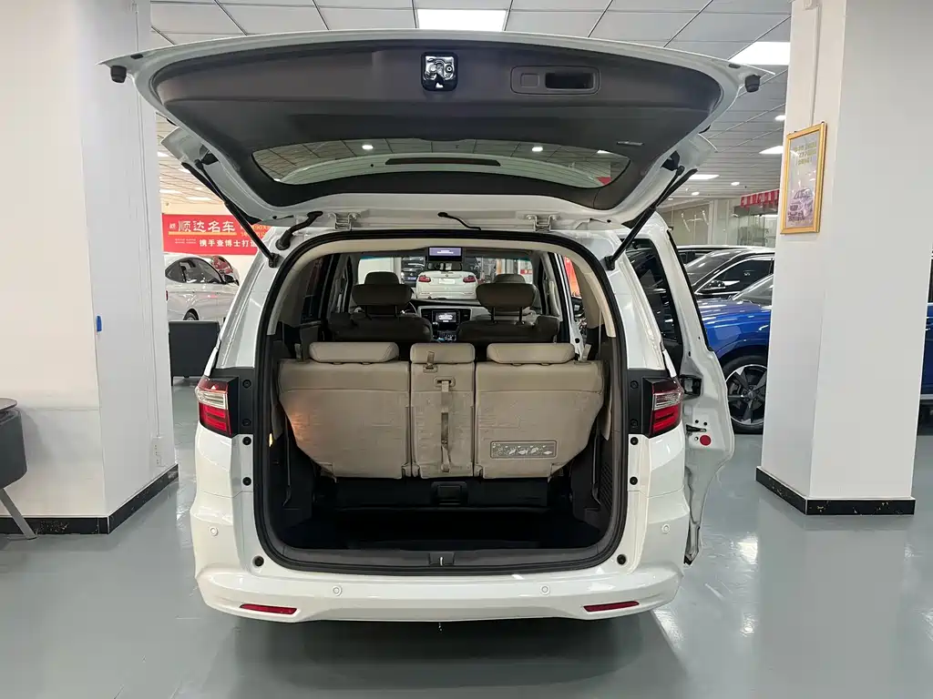 Honda Odyssey 2017 — фото 12