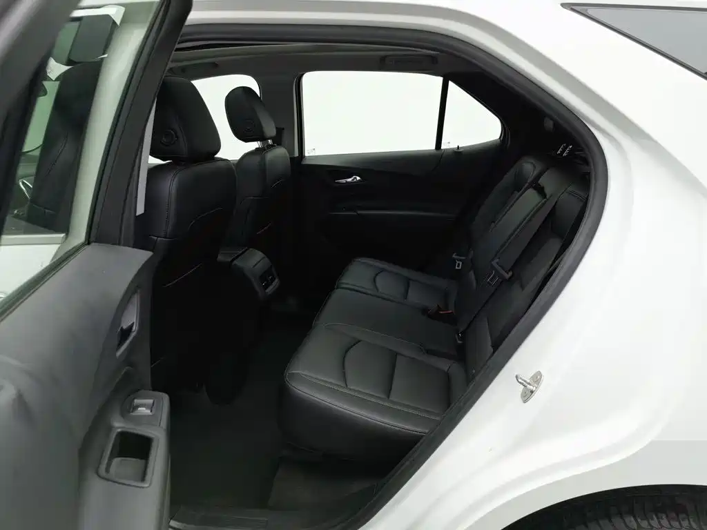 Chevrolet Equinox 2018 — фото 15