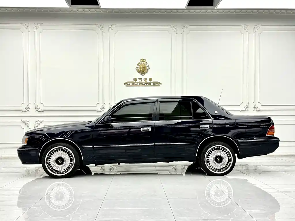 Toyota Crown 1996 — фото 3