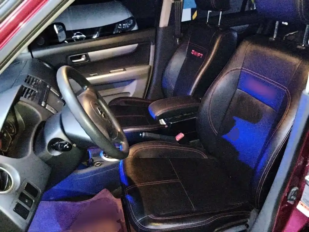 Suzuki Swift 2015 — фото 16