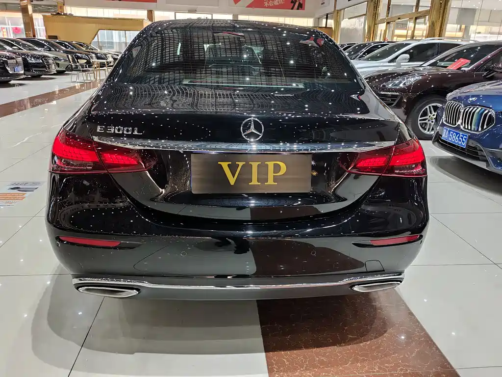 Mercedes-Benz E-Class 2022 — фото 12