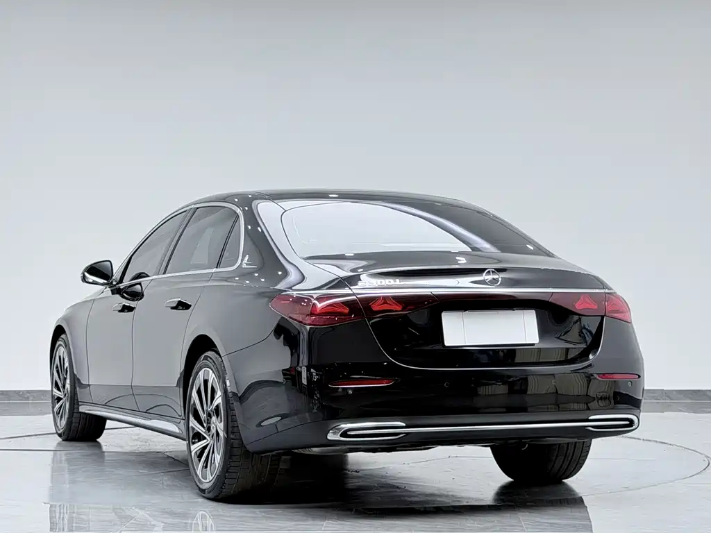 Mercedes-Benz E-Class 2025 — фото 14