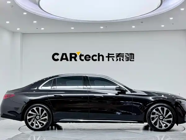 Mercedes-Benz E-Class 2025
