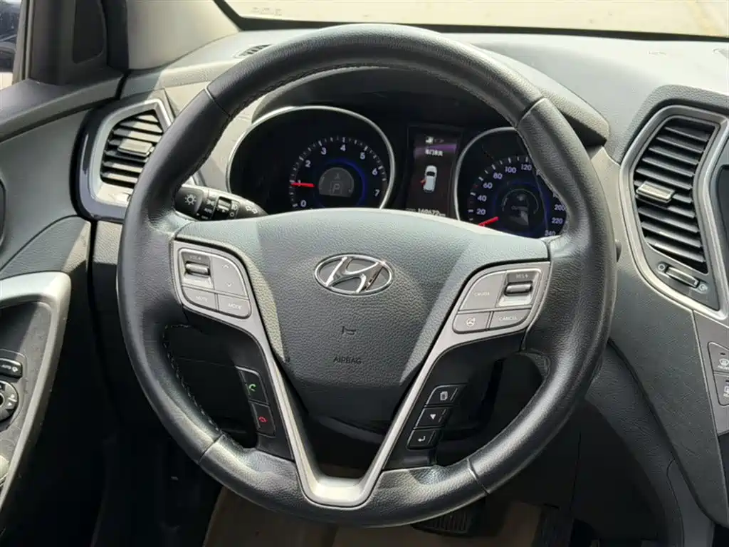 Hyundai Santa Fe 2016 — фото 3