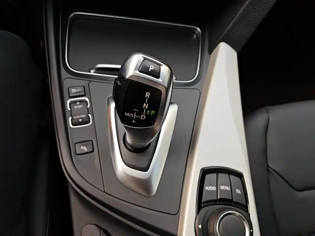 BMW 3 Series 2016 — фото 14