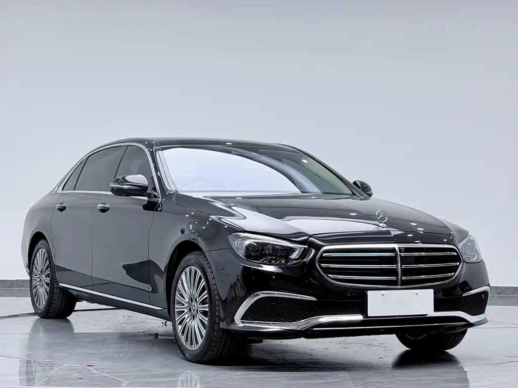 Mercedes-Benz E-Class 2021 — фото 11