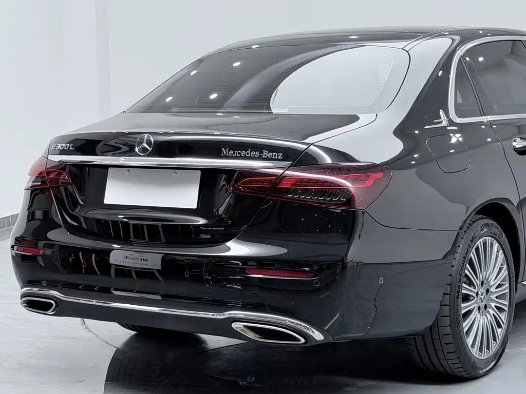 Mercedes-Benz E-Class 2021 — фото 28