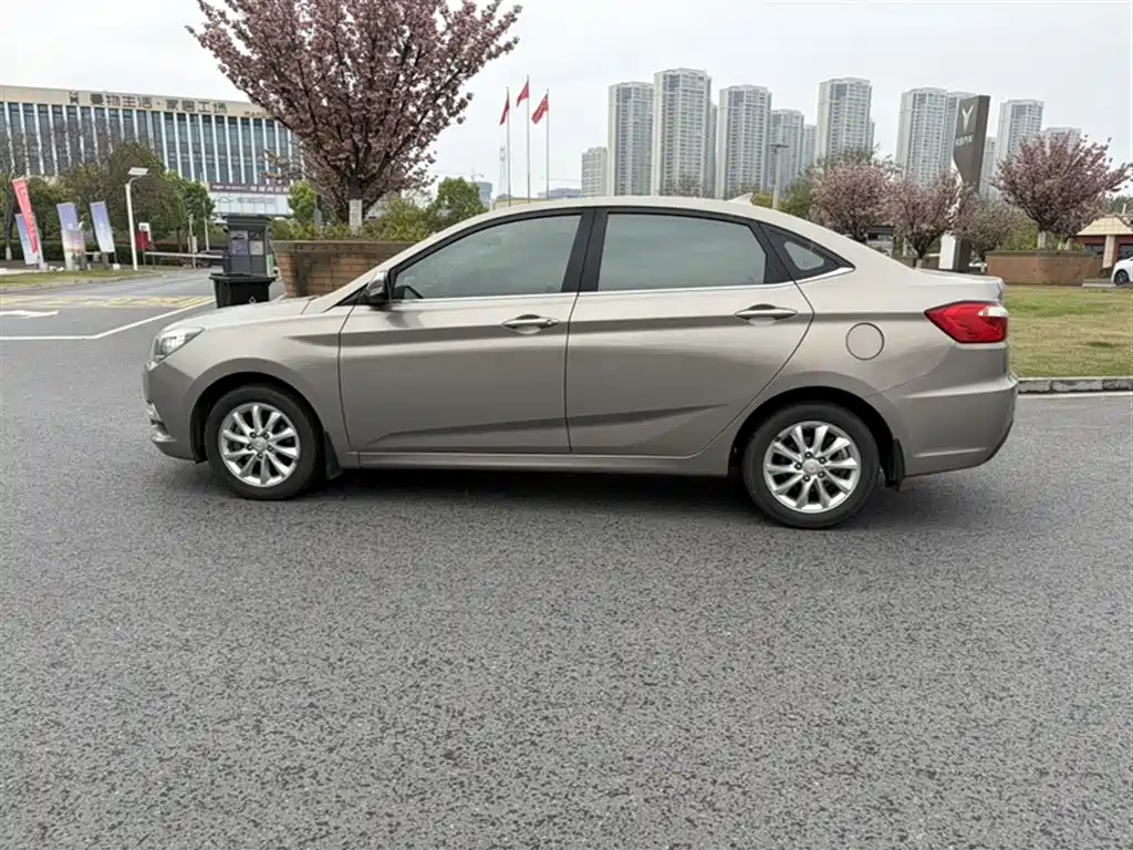 Changan V7 2017 — фото 15