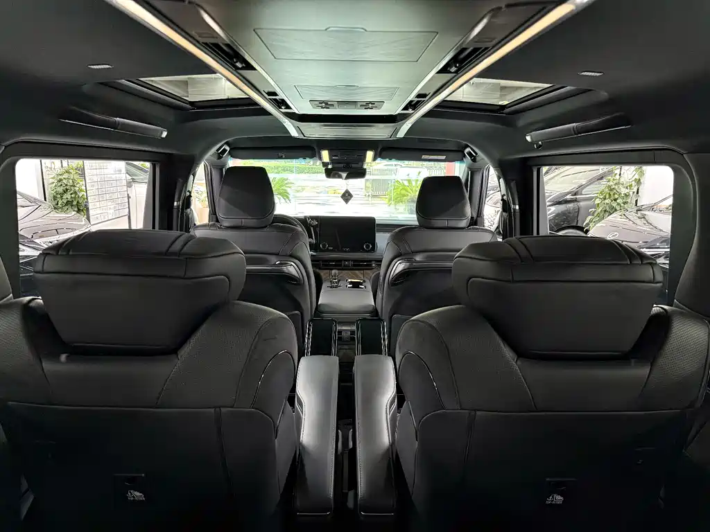 Lexus LM 2025 — фото 17