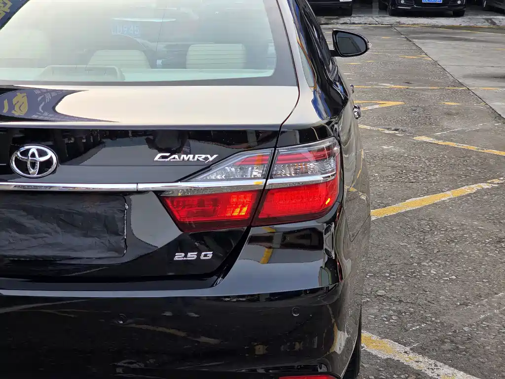 Toyota Camry 2016 — фото 17