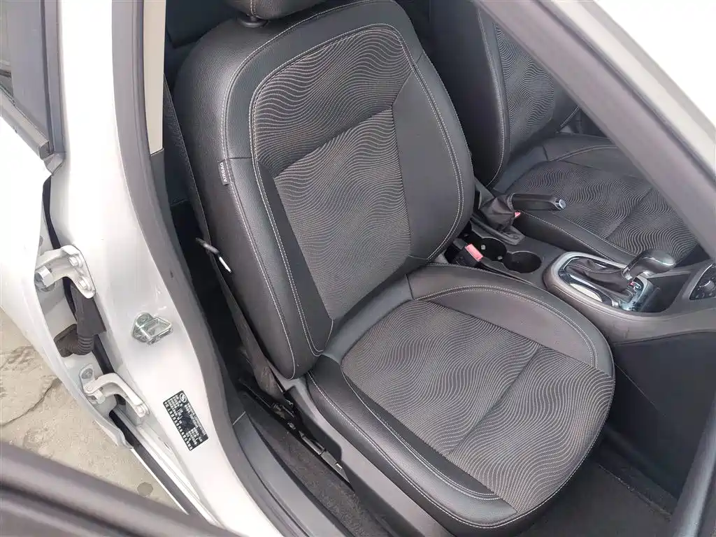 Buick Excelle 2015 — фото 20