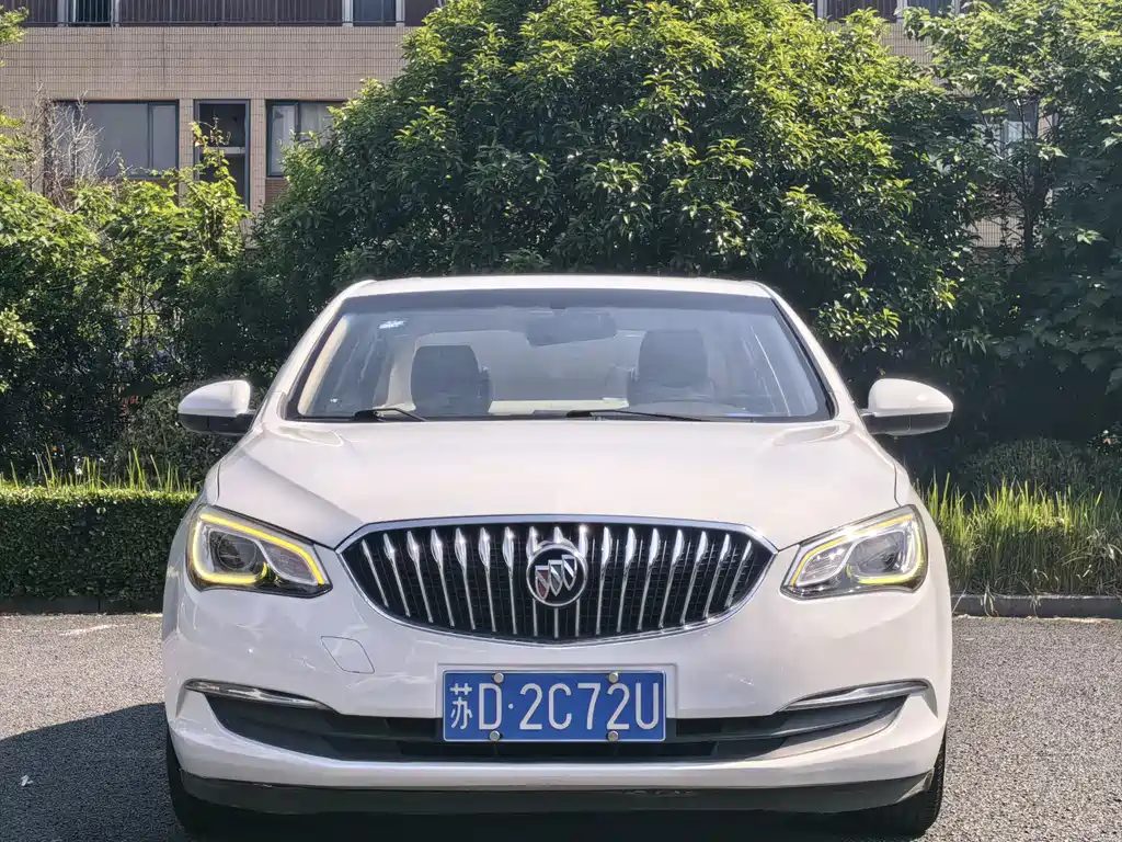 Buick Excelle 2016 — фото 1