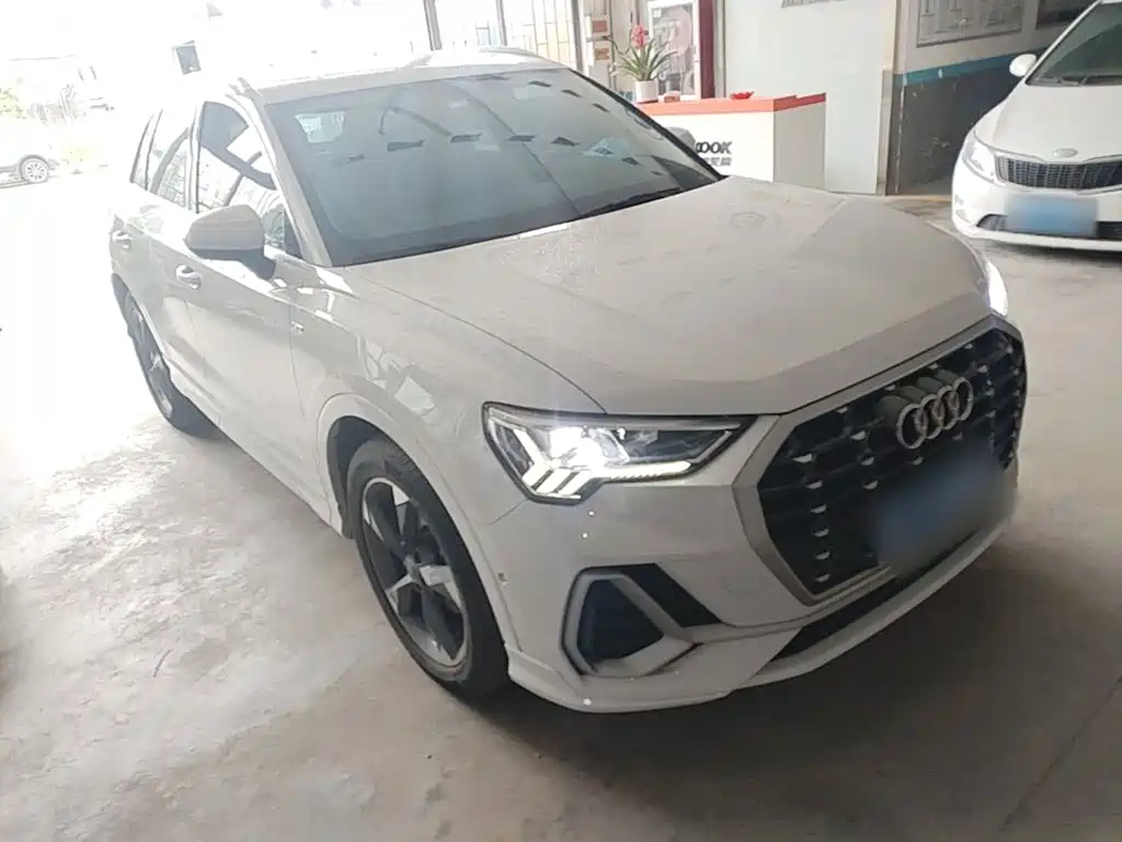 Audi Q3 2021