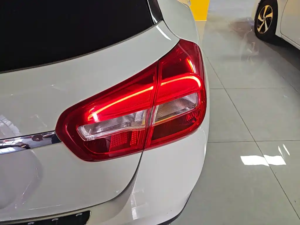 Mercedes-Benz GLA 2017 — фото 8