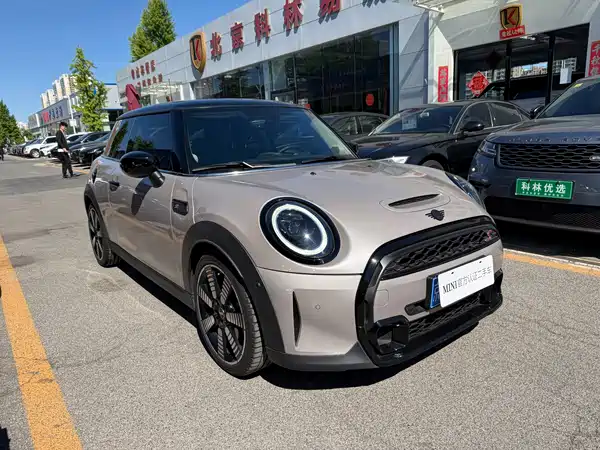 MINI MINI 2022