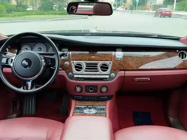 Rolls-Royce Ghost 2012