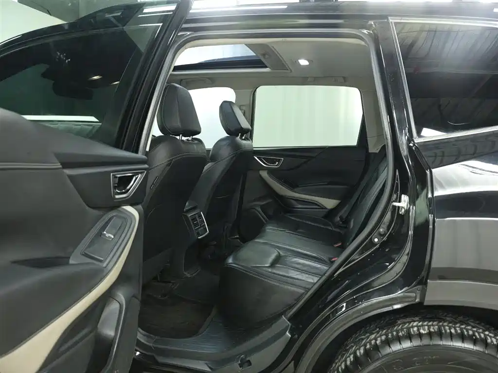 Subaru Forester 2022 — фото 14