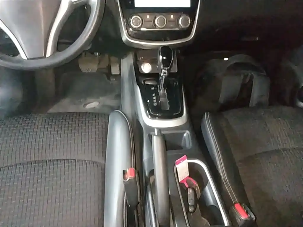 Nissan Tiida 2019 — фото 14
