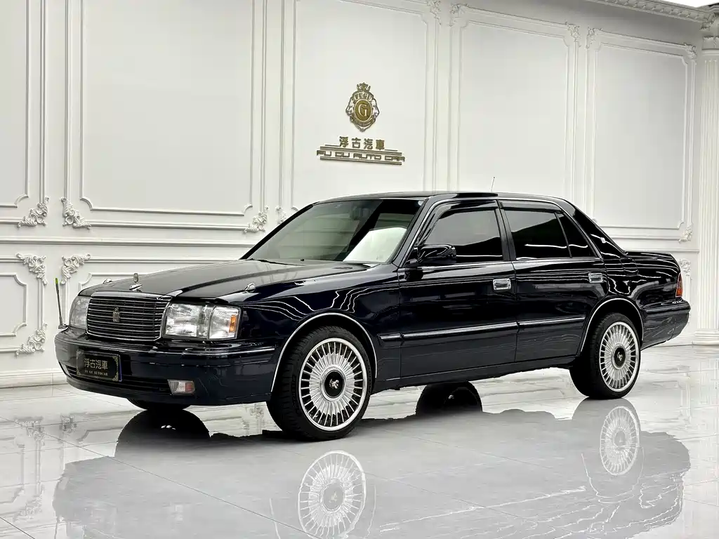 Toyota Crown 1996 — фото 1