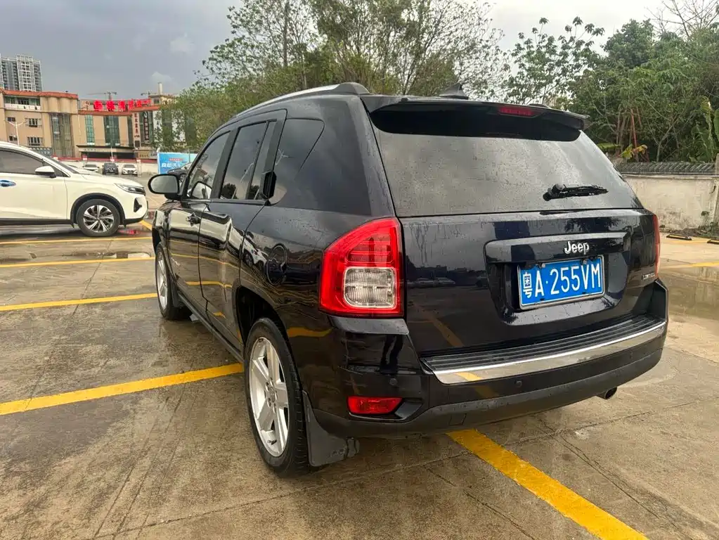 Jeep Compass 2011 — фото 4